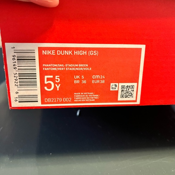 NIKE DUNK HIGH RETRO Size 5 Y Green and White High-Top Sneakers - Picture 5 of 5